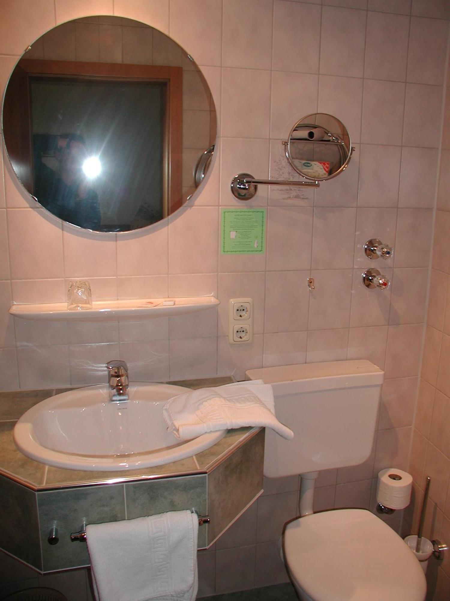 Hotel-Restaurant Gasthaus Bonimeier Niedergottsau ภายนอก รูปภาพ