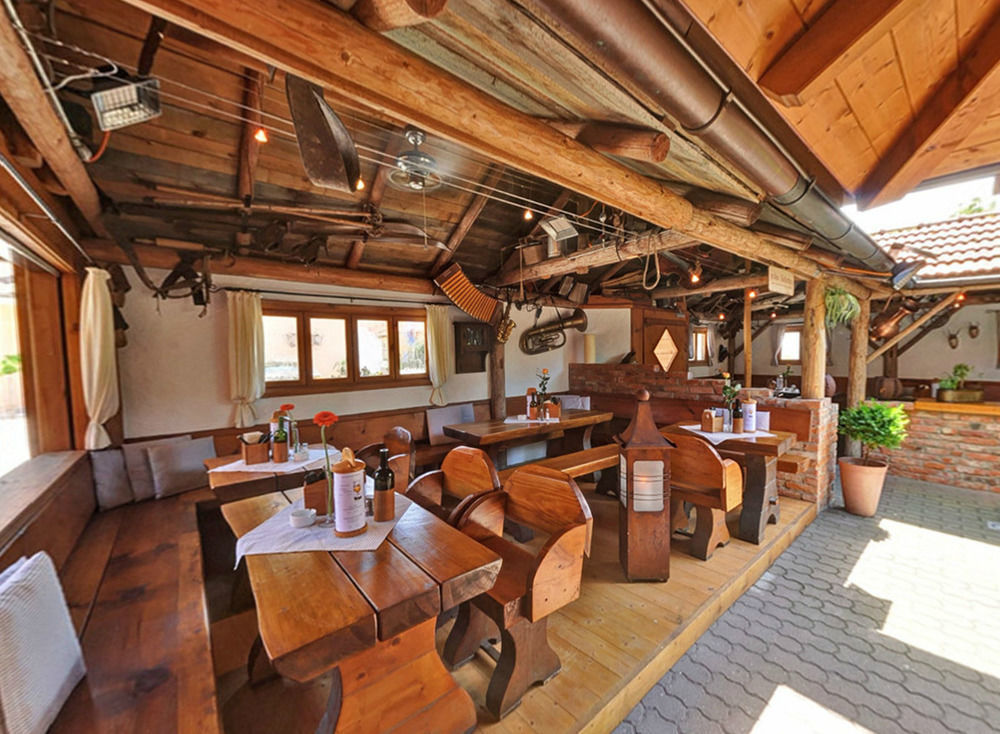 Hotel-Restaurant Gasthaus Bonimeier Niedergottsau ภายนอก รูปภาพ
