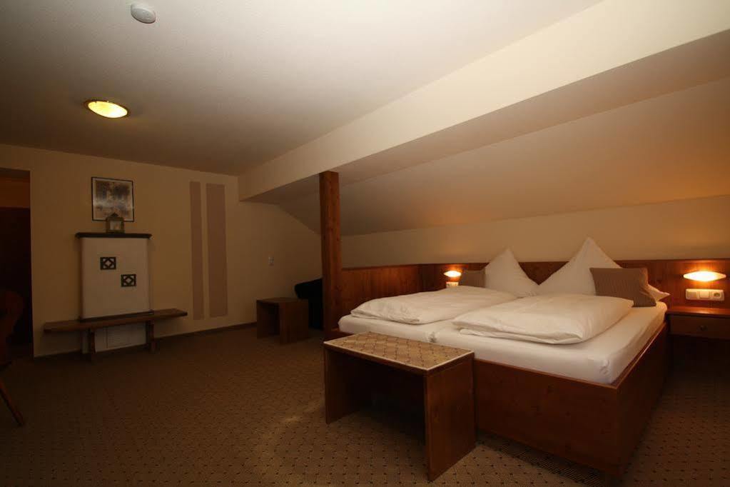Hotel-Restaurant Gasthaus Bonimeier Niedergottsau ภายนอก รูปภาพ